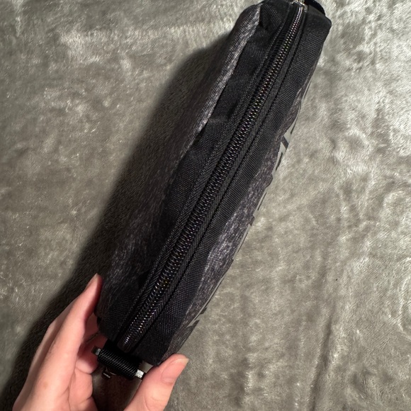 PINK Victoria's Secret Pouch - Picture 2 of 10